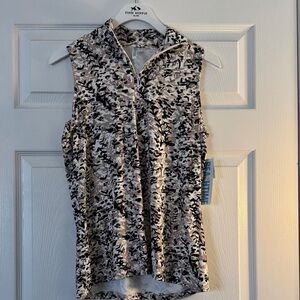 Chic Sleeveless Blouse - Black and White by